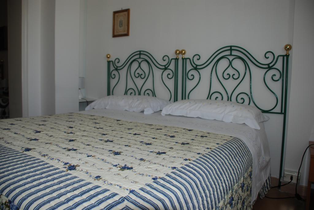 B&B Al Giardino Lecce Ruang foto